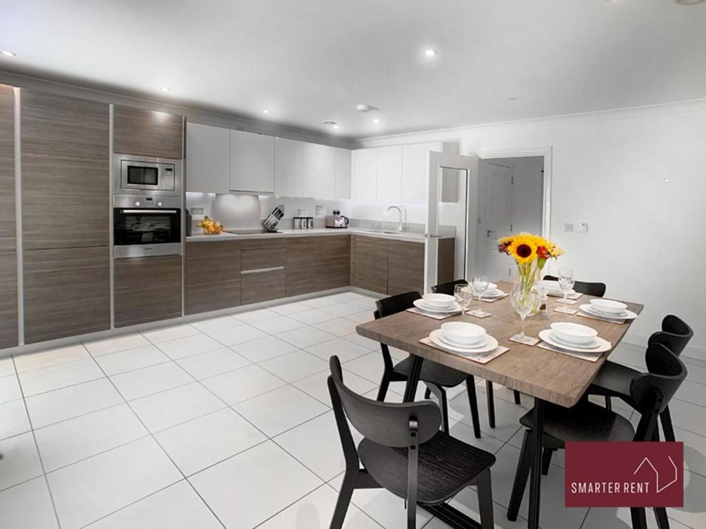 Maidenhead, Leander - 3 Bedroom - Parking & Garden Exterior foto