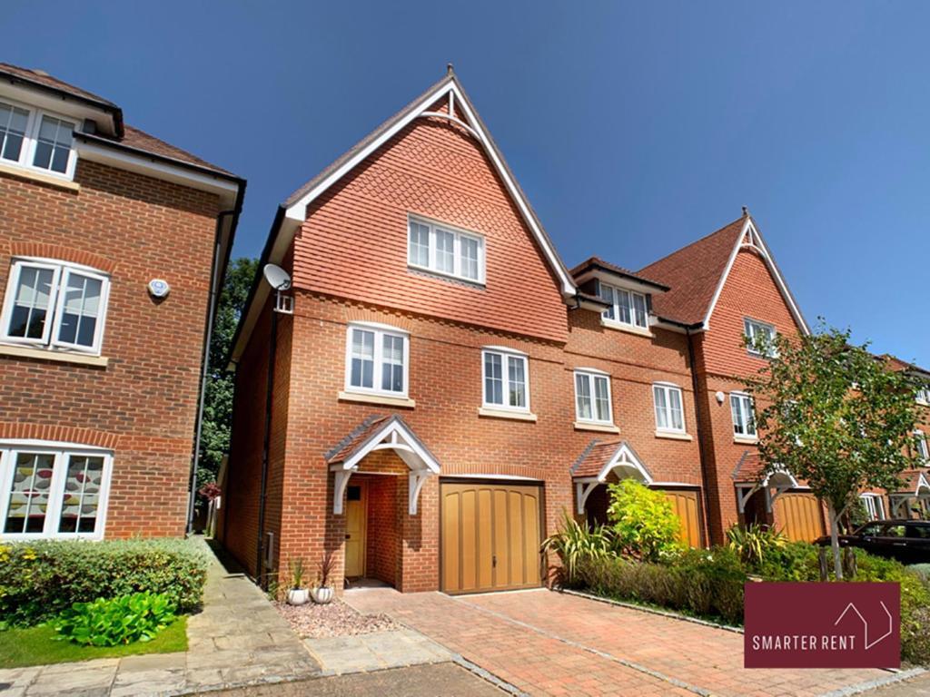 Maidenhead, Leander - 3 Bedroom - Parking & Garden Exterior foto